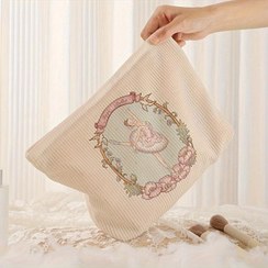 تصویر کیف آرایشی دختر باله 