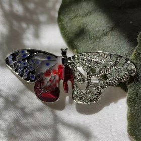 تصویر سنجاق سینه 