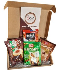 تصویر پک هدیه کاپوچینو(سانتوس_علی کافه_تروبیکا_ماکیاتو) 4 عددی 