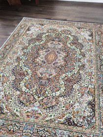 تصویر فرشینه گل افشان جنس مخمل ضد لغزش 