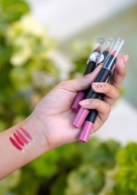 تصویر رژ لب مدادی | گیاهی با رنگدهی و ماندگاری بالا 