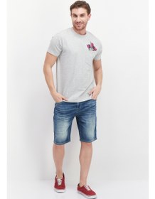 تصویر تی‌شرت مردانه آستین کوتاه با یقه گرد و طرح گرافیکی، خاکستری برند esprit Men Crew Neck Short Sleeve Graphic Printed T-Shirt, Grey