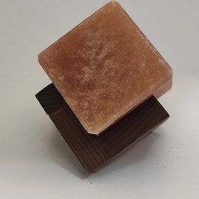 تصویر مکعب سنگ نمک ضلع ۶ سانت با پایه m۳ Salt cub m۳