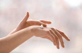 تصویر وازلین بهداشتی ساج 3 عددی 