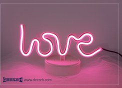 تصویر چراغ نئون با آداپتور طرح LOVE 