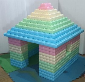 تصویر آجر پاستیلی پاستیلی زرد و صورتی و آبی و سبز
