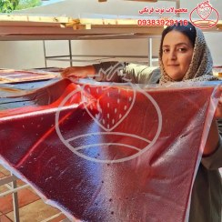 تصویر لواشک خانگی آلوچه انار طعم ترش 