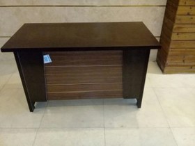 تصویر میز کارمندی سه خط 