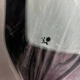 تصویر شیشه جلو رنو مگان 1600 