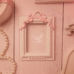 تصویر قاب پاپیونی ۱ 