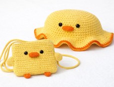 تصویر کلاه وکیف مدل جوجه 