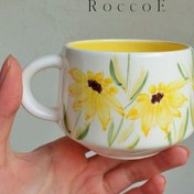 تصویر فنجون سرامیکی دستساز طرح گل زرد Handmade ceramic cup Yellow flower design