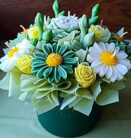 تصویر باکس گل شمع سبز رنگ باکس گل شمعی با گل و برگ سبز رنگ