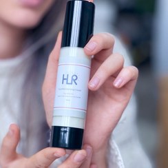 تصویر کرم مرطوب‌کننده و آبرسان صورت ارگانیک هور 