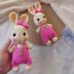 تصویر عروسک خرگوش بافتنی سایز ۲۰ سانتی‌متر 