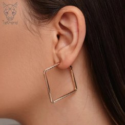 تصویر گوشواره حلقه ای ژوپینگ اسکوئر gold square xuping earring caviar