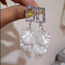 تصویر گوشواره طرح گل صدفی 