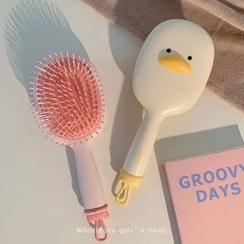 تصویر برس مو فانتزی طرح عروسکی Fancy chicken design hair brush