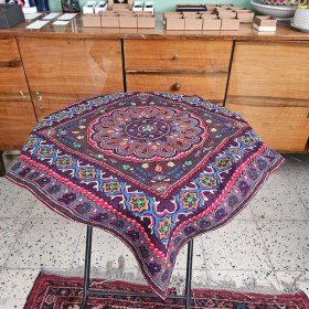 تصویر رومیزی پته‌دوزی طرح محرابی 