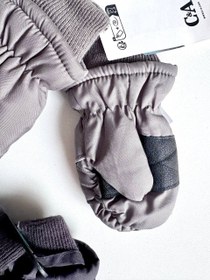 تصویر دستکش طوسی یک انگشتی 