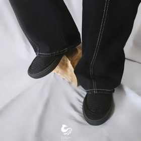 تصویر گیوه مشکی ساده 