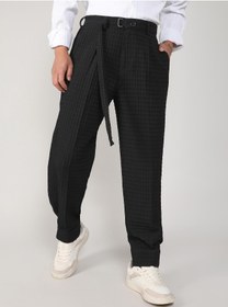 تصویر شلوار مردانه با طرح گرافیکی مشکی شب و بافت دار برند campus sutra Men's Midnight Black Textured Graph Check Trousers