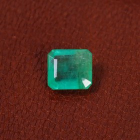 تصویر نگین زمرد کد 30150 Emerald stone