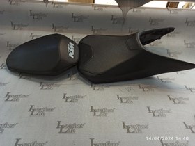 تصویر روکش زین مخصوص صندلیهای دو تیکه - مشکی / قرمز / مدت زمان یک روز برای طراحی seat cover sport motorcycle