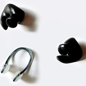 تصویر ست گوش گیر و دماغ گیر حلزونی با جنس سیلیکونی نرم به رنگ مشکی 