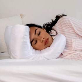 تصویر بالش ضد چروک فیس پیلو برند لوسین 