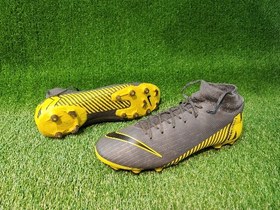 تصویر کفش کتونی فوتبال استوک دار چمنی اورجینال نایک سایز 44.5 Soccer shoes