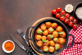 تصویر میت‌بال گوشت مرغ 