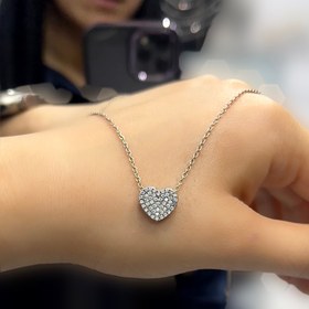 تصویر گردنبند نقره ی دخترانه طرح قلب نگینی Silver necklace with a shape of heart