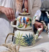 تصویر کتری و قوری لعابی میس بتی طرح طوطی ظرفیت ۲ لیتر 