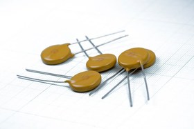 تصویر وریستور VARISTOR VDR300V RMS 15MIL 