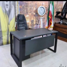 تصویر میز مدیریت پایه فلزی 
