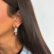 تصویر گوشواره روناه مدل نواری طرح دار سیلور Ronah earrings with a silver patterned band