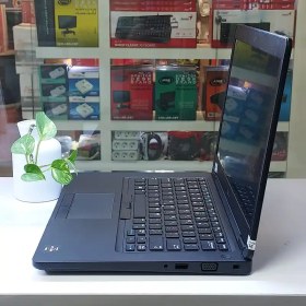 تصویر لپ تاپ استوک دل DELL Latitude 5495-ryzen5 8GB 256SSD 