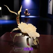 تصویر کلسیت کلکسیونی بر پایه فلزی عقرب 