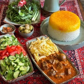 تصویر خورشت قیمه سیب زمینی با برنج طارم اقتصادی 