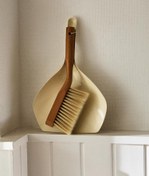 تصویر جارو چوبی و خاک انداز زاراهوم 