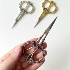 تصویر قیچی گلدوزی طرح شکوفه 