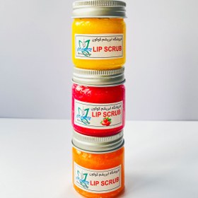 تصویر اسکراب لب 