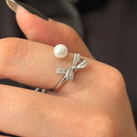 تصویر پاپیون مینیمال 