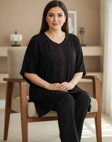 تصویر تی شرت نگین دار 