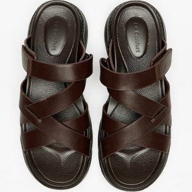 تصویر صندل مردانه با بند ضربدری و راحتی برند le confort Men's Cross Strap Slip-On Sandals