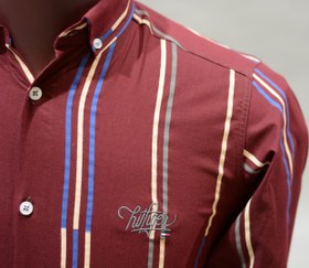 تصویر پیراهن مردانه راه راه زرشکی تامی (Tommy hilfiger) 