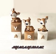 تصویر استند اسم مکعبی عروسکی مناسب برای دکور اتاق کودک و سیسمونی 