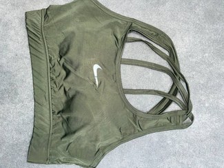 تصویر نیمتنه نایک - سبز 