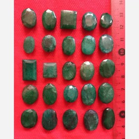 تصویر نگین زمرد اصل معدنی 